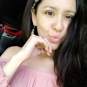 Meet your Posher, Alekzandra